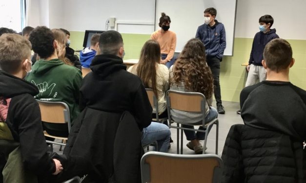 Los escritores Uxue Alberdi y Amets Arzallus en Antigua-Luberri