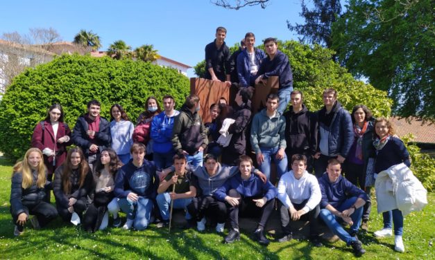 Alumnas y alumnos de Antigua-Luberri en Lapurdi