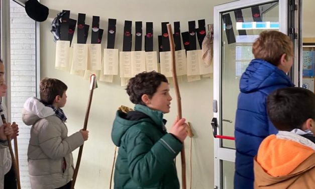 El alumnado de Jakintza de visita en la víspera de Santa Águeda